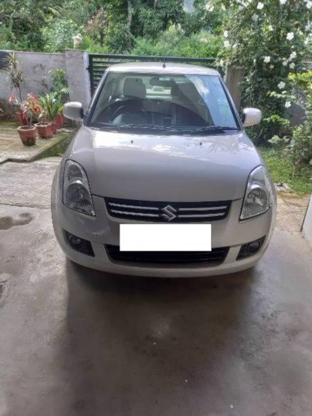 https://images10.gaadi.com/usedcar_image/4124629/original/processed_230e1d90-d9ca-4f60-830f-d52f1506aade.jpg?imwidth=6402