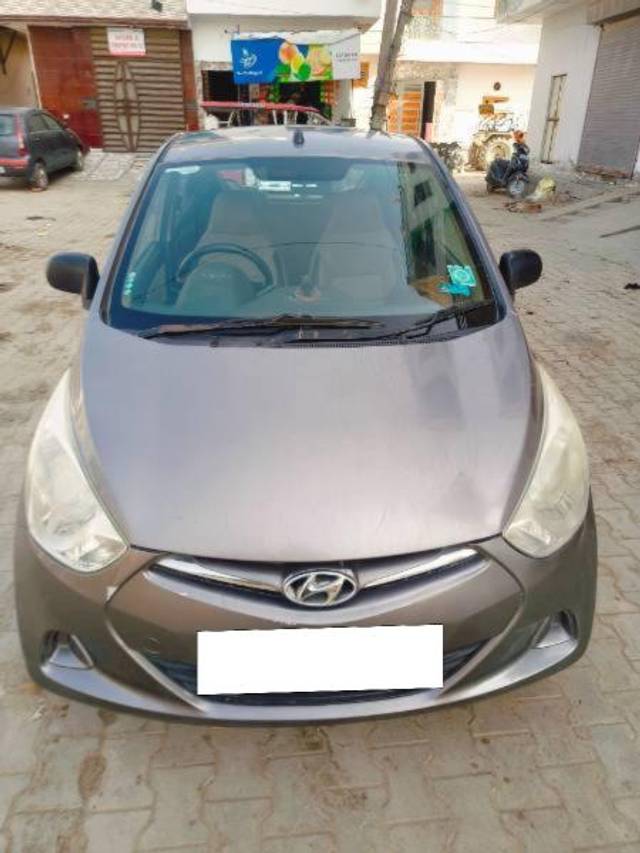 https://images10.gaadi.com/usedcar_image/4124633/original/processed_a0baf334-2a14-48fe-9285-2465c8460c94.jpg?imwidth=6402