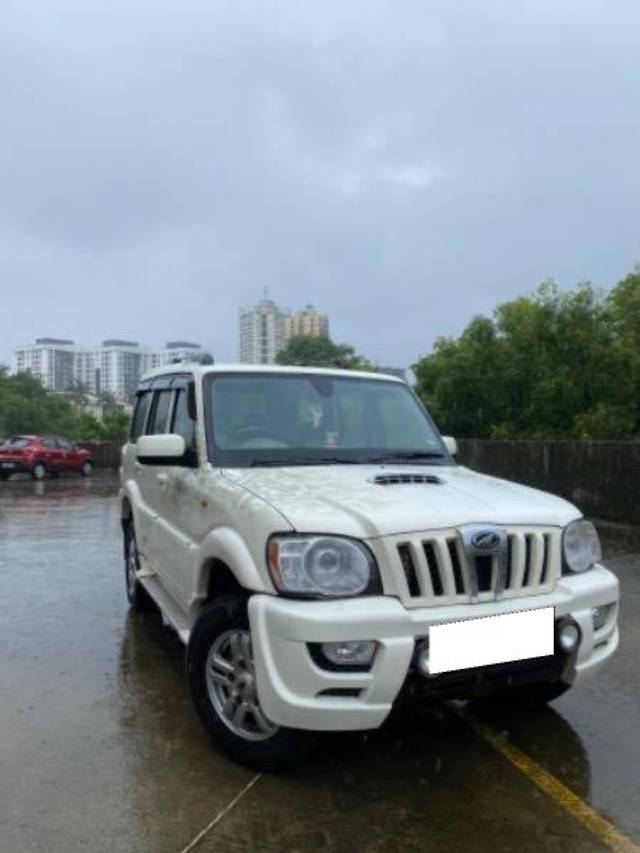 https://images10.gaadi.com/usedcar_image/4124701/original/processed_5e4307b0-023a-4742-9f6a-ba586506620a.jpeg?imwidth=6400