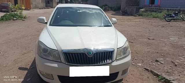 https://images10.gaadi.com/usedcar_image/4124881/original/processed_42f1c739-3e3a-4864-be92-ed57b368a99b.jpg?imwidth=6400