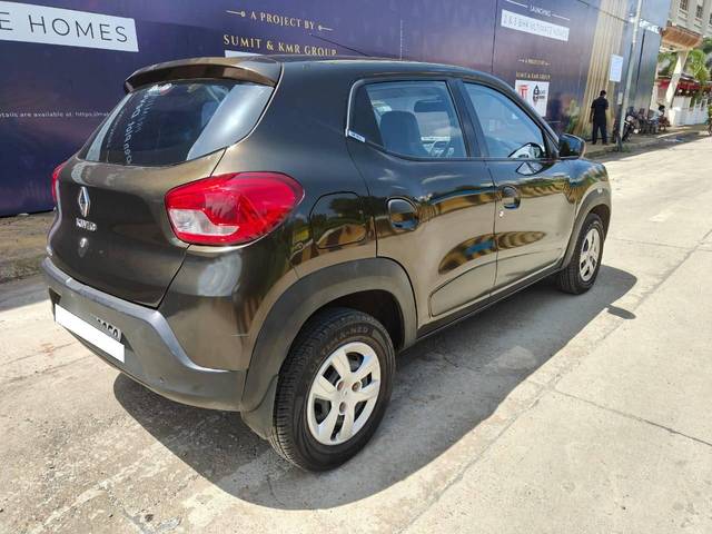 https://images10.gaadi.com/usedcar_image/4124965/original/processed_4572b1fdcd5df40155f84c7373f564b5.jpg?imwidth=6402