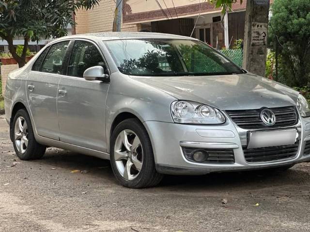 https://images10.gaadi.com/usedcar_image/4124996/original/processed_6ab4b33d-40b9-42ac-9cd3-3edca3e6c05e.JPG?imwidth=6400