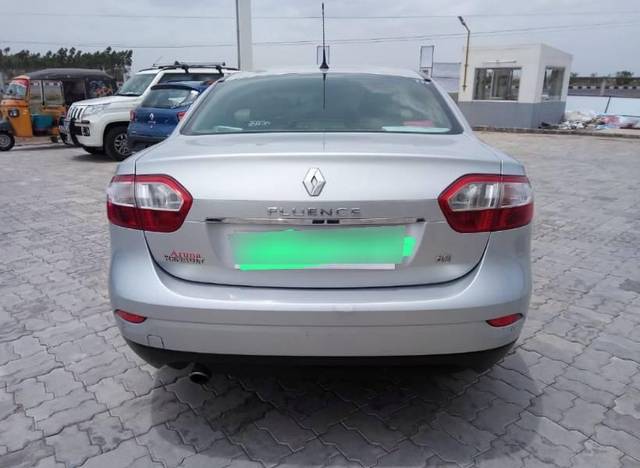 https://images10.gaadi.com/usedcar_image/4125012/original/processed_00735cdd-7be3-4278-a01e-aca6a1704863.jpg?imwidth=6402