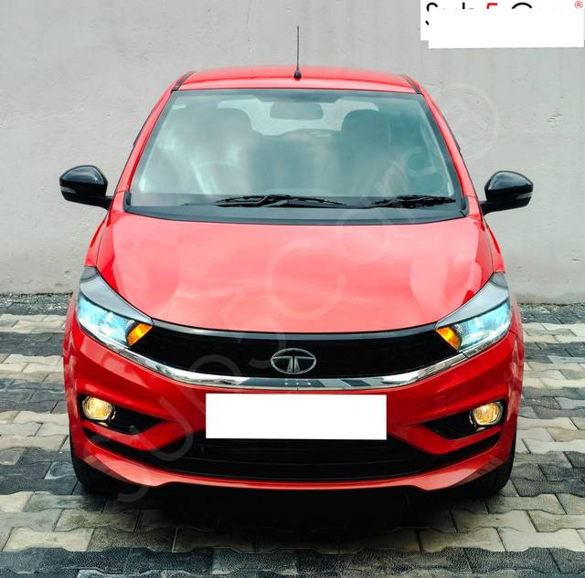 https://images10.gaadi.com/usedcar_image/4125338/original/processed_a121e6f53eb3b9d6cb8a92a1b081d5a3.jpg?imwidth=6402