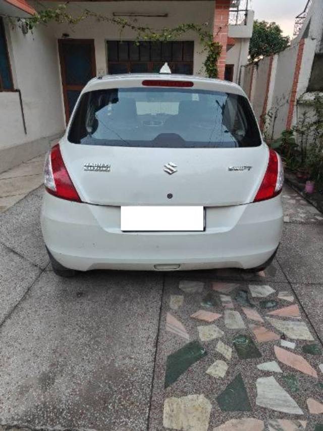 https://images10.gaadi.com/usedcar_image/4125381/original/processed_52ba05a0-5175-4055-ac17-d8cd2ffeb87b.jpg?imwidth=6401