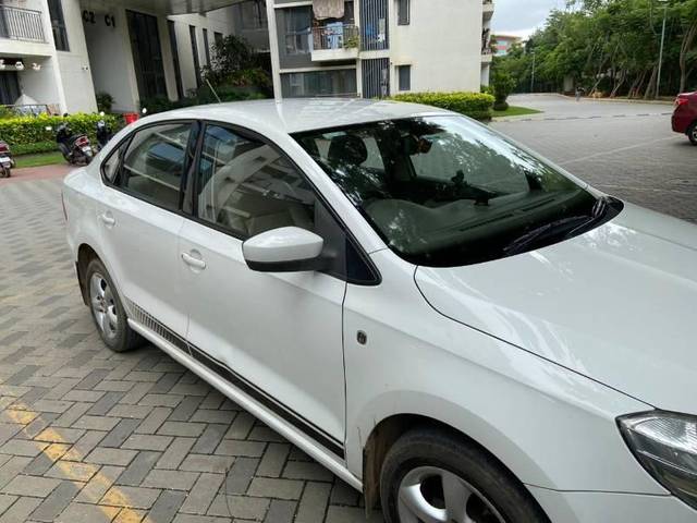 https://images10.gaadi.com/usedcar_image/4125457/original/processed_5bdabb41-1409-4331-a600-f42d400a6569.jpeg?imwidth=6401