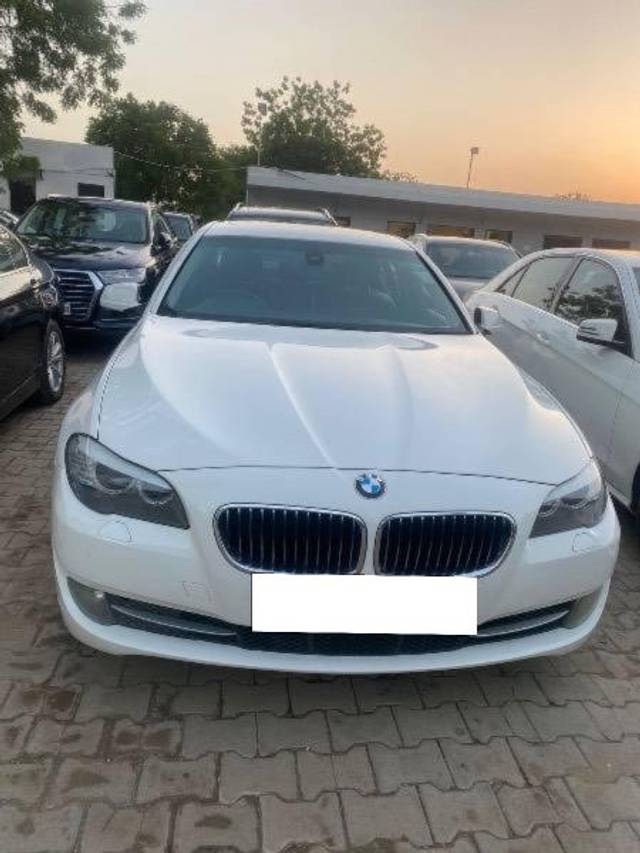 https://images10.gaadi.com/usedcar_image/4125800/original/processed_e93f7955-bebc-4cde-a4e6-1c2bcb469968.jpg?imwidth=6400