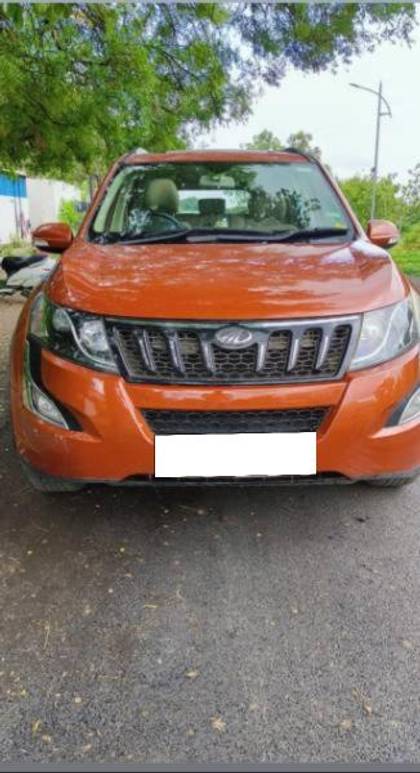 Mahindra XUV500 AT W10 AWD