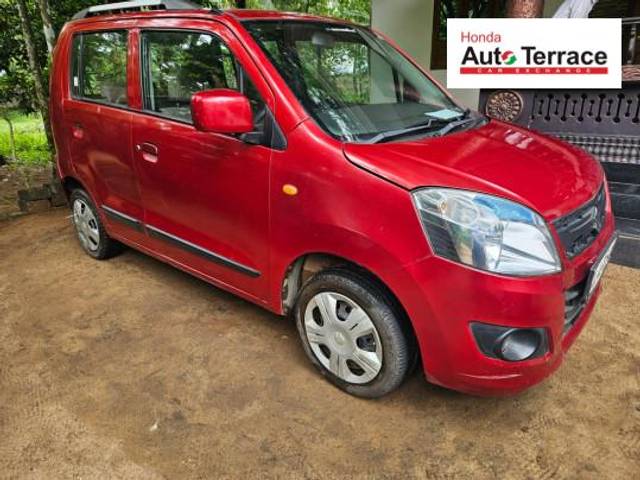 https://images10.gaadi.com/usedcar_image/4126028/original/7353840f37bb0edd0209e38a4d3d7dd6.jpg?imwidth=6400