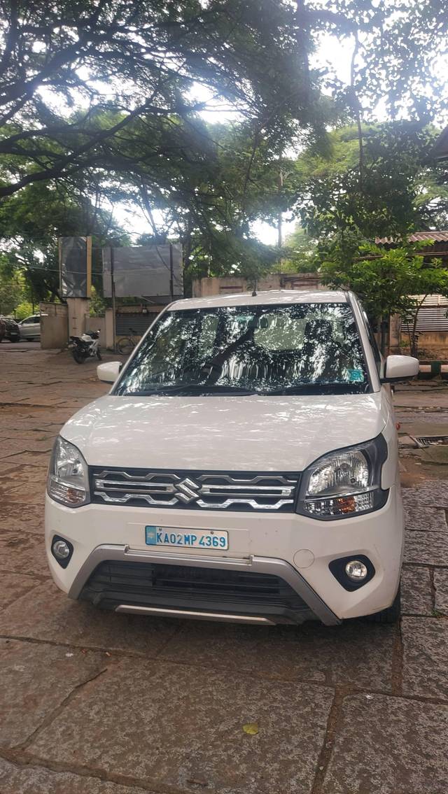 https://images10.gaadi.com/usedcar_image/4126076/original/processed_819f895a9862097f9f85c86b79f75dcf.jpg?imwidth=6400