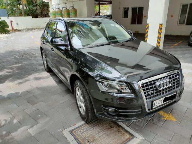 https://images10.gaadi.com/usedcar_image/4126106/original/processed_9388c4ab-689c-48ee-a655-4f9b8e757723.jpg?imwidth=6400