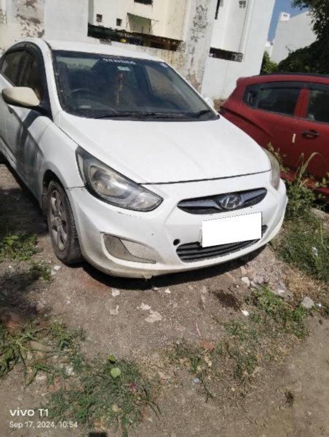 https://images10.gaadi.com/usedcar_image/4126112/original/processed_fbfcdf46-88f7-421c-96d1-05f4963bc0e9.jpg?imwidth=6400