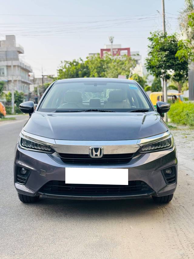 https://images10.gaadi.com/usedcar_image/4126248/original/processed_35ea8cb33fbcec6027f55e7731e1c7b0.jpeg?imwidth=6401