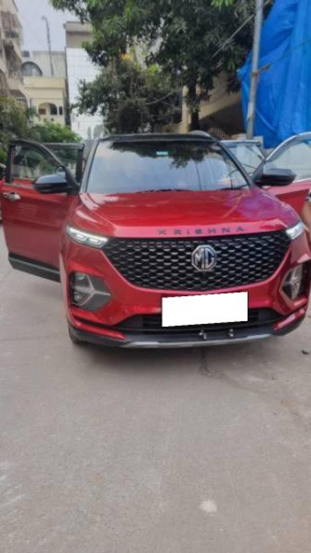 https://images10.gaadi.com/usedcar_image/4126358/original/processed_90c97436-d45a-4693-9776-b0237b690f23.jpeg?imwidth=6402