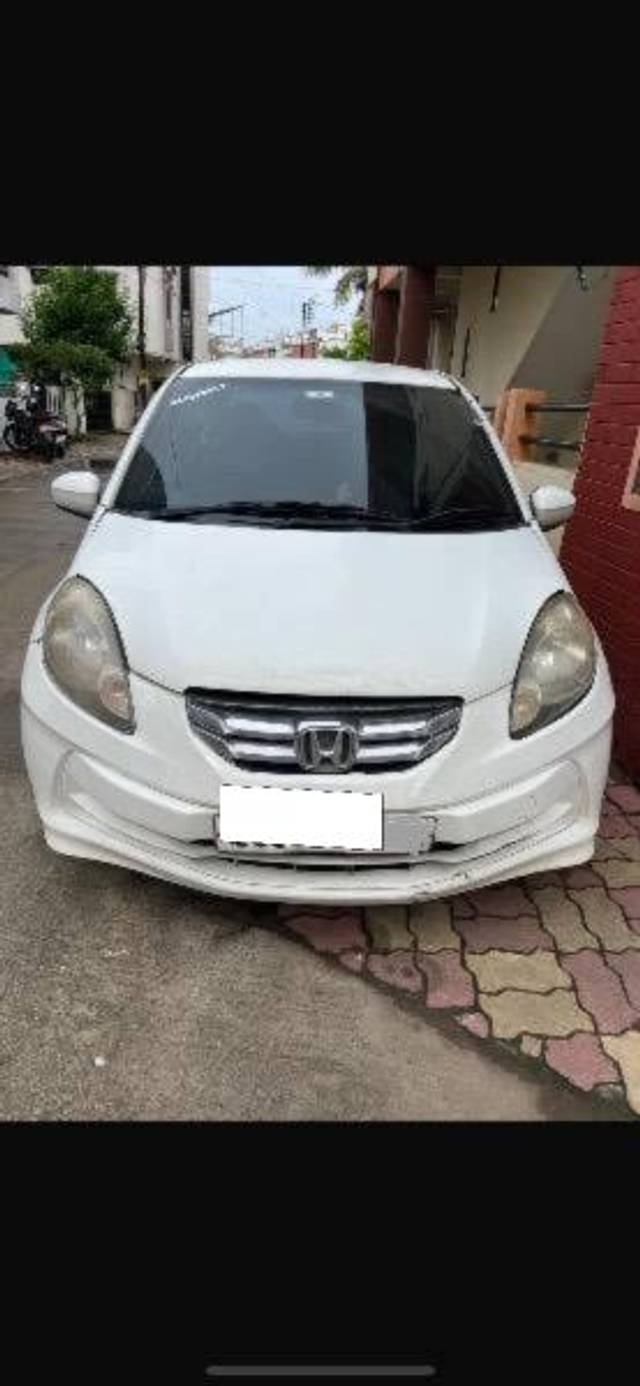 https://images10.gaadi.com/usedcar_image/4126432/original/processed_9a8abe9c-895b-442a-ae22-8add87b7a534.jpg?imwidth=6400