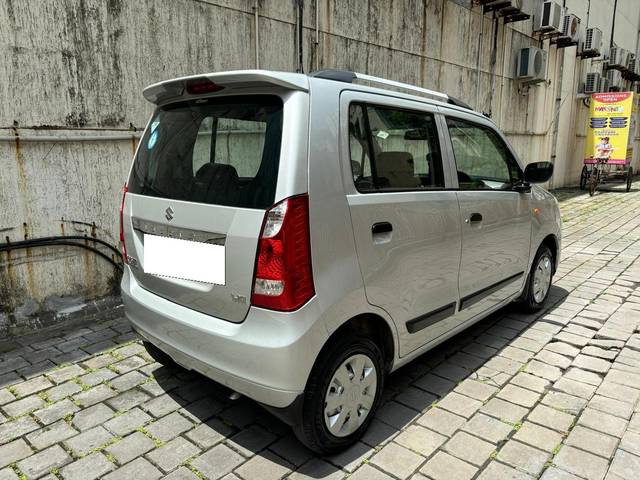 https://images10.gaadi.com/usedcar_image/4126464/original/processed_000d43a022cb82e5ef1268eb8286cf48.jpg?imwidth=6401