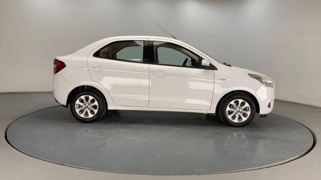 https://images10.gaadi.com/usedcar_image/4126466/original/processed_bcd544a7a4e3587c9d6b83b3c907e249.jpg?imwidth=6401