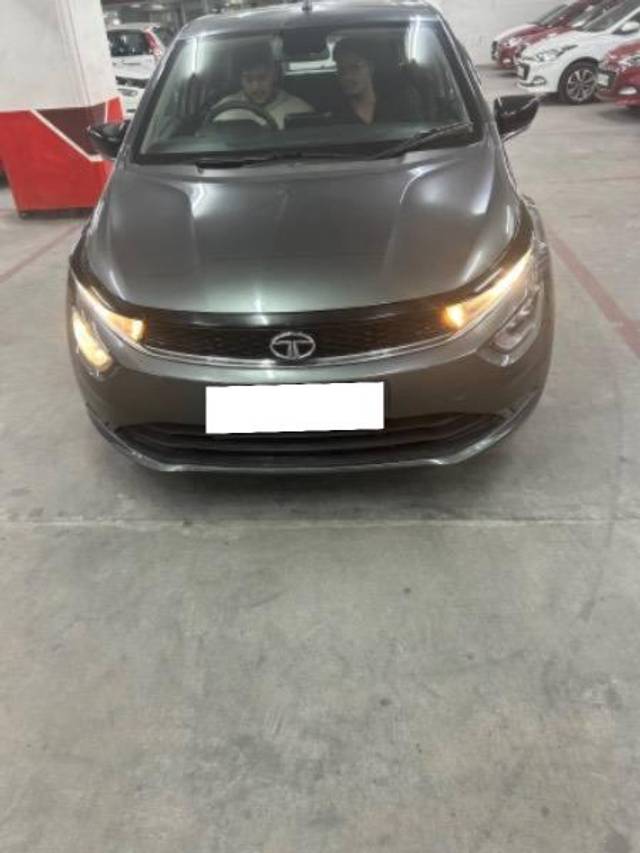 https://images10.gaadi.com/usedcar_image/4126572/original/processed_f30055cf-c56b-4ddd-ae15-21a2a77dc8ca.jpeg?imwidth=6400