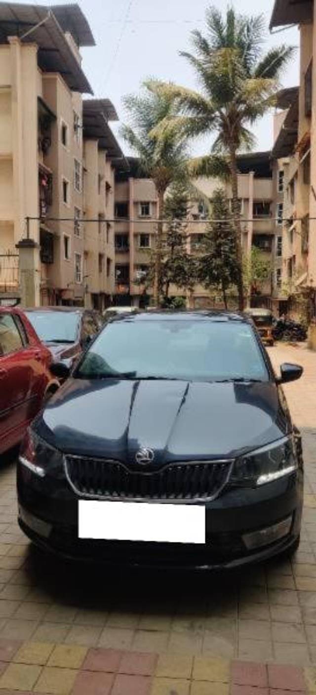 https://images10.gaadi.com/usedcar_image/4126653/original/processed_6b30200a-0806-46ba-9fa1-b88fd031437f.jpg?imwidth=6401