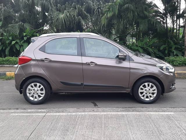 https://images10.gaadi.com/usedcar_image/4126669/original/5bfc2d0c977af690d826ba7b2f742095.jpg?imwidth=6401