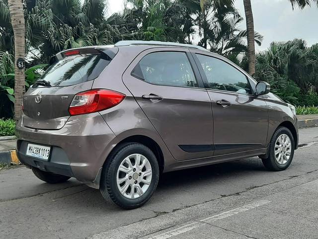 https://images10.gaadi.com/usedcar_image/4126669/original/processed_5cce9ac8bd3a023709c47e3f7931f229.jpg?imwidth=6402