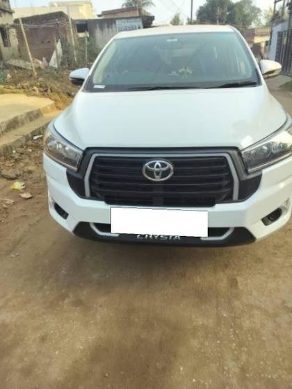 Toyota Innova Crysta 2.4 GX 8Str