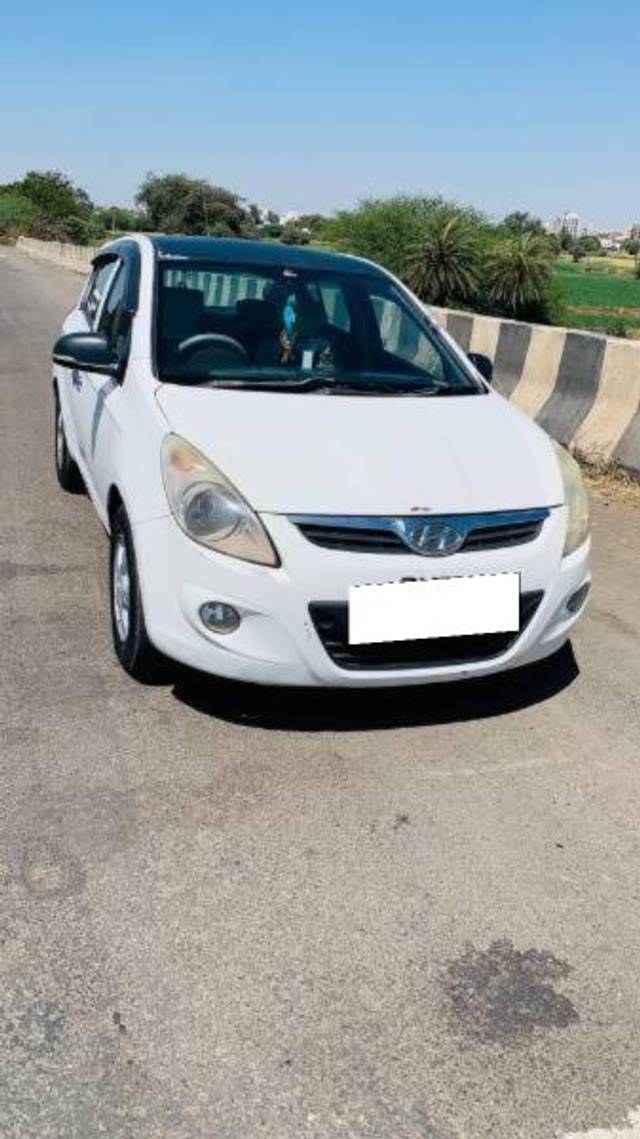 https://images10.gaadi.com/usedcar_image/4126864/original/processed_ed6c5084-85a2-40d5-9311-1c0699f5f93f.jpg?imwidth=6400