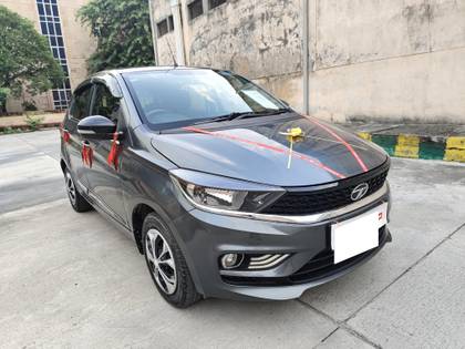 Tata Tiago XT