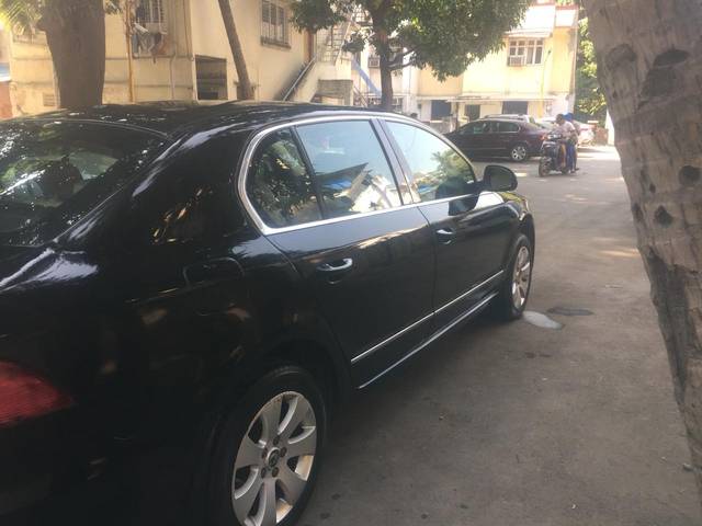 https://images10.gaadi.com/usedcar_image/4127035/original/9138478df579866e2017b6f6e919e352.jpeg?imwidth=6402