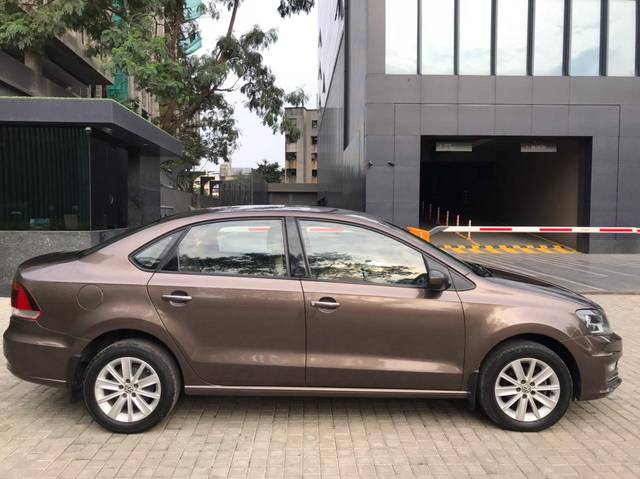 https://images10.gaadi.com/usedcar_image/4127070/original/9cbf17bb81017413e54a4b9cb633f890.jpg?imwidth=6401