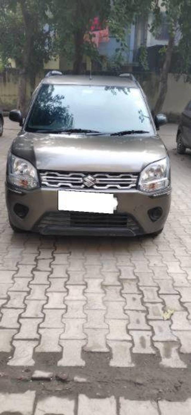 https://images10.gaadi.com/usedcar_image/4127125/original/a7adf0a9148a04b4b48f9043e8aaaf38.jpg?imwidth=6400