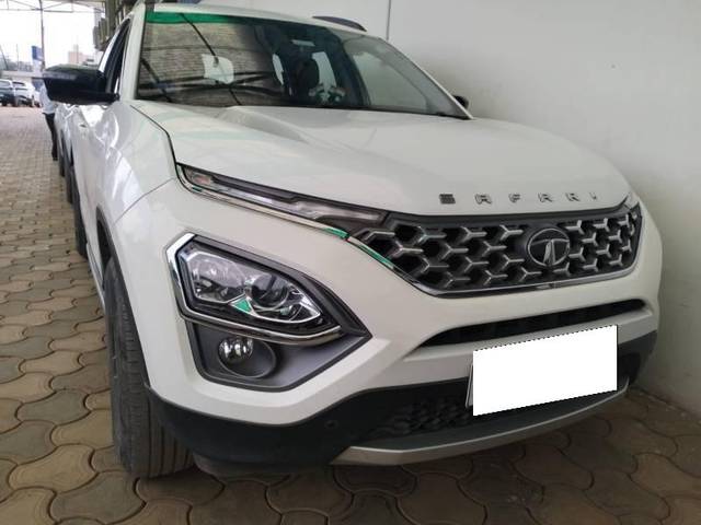 https://images10.gaadi.com/usedcar_image/4127178/original/processed_e57e9d22-97c0-4b25-b081-52f25d419372.jpg?imwidth=6400