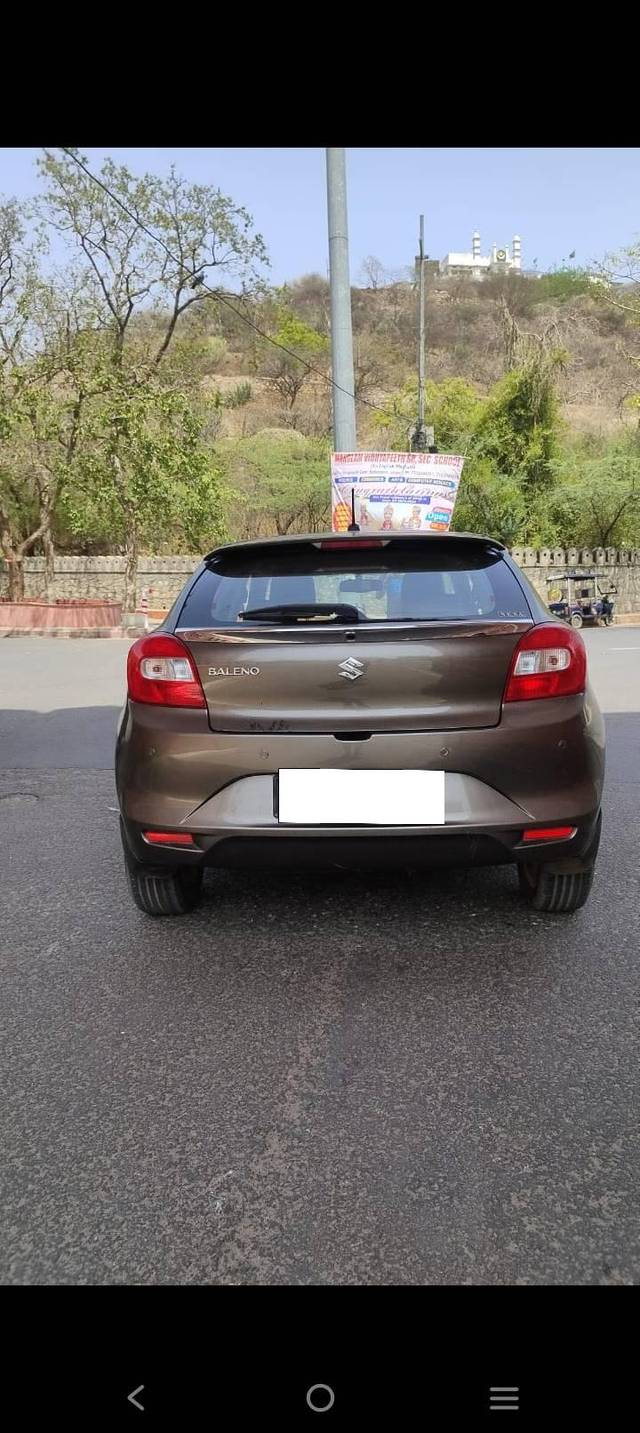 https://images10.gaadi.com/usedcar_image/4127225/original/processed_cc4f9e2c4ee87cd1b4fd51867e01efd5.jpg?imwidth=6401