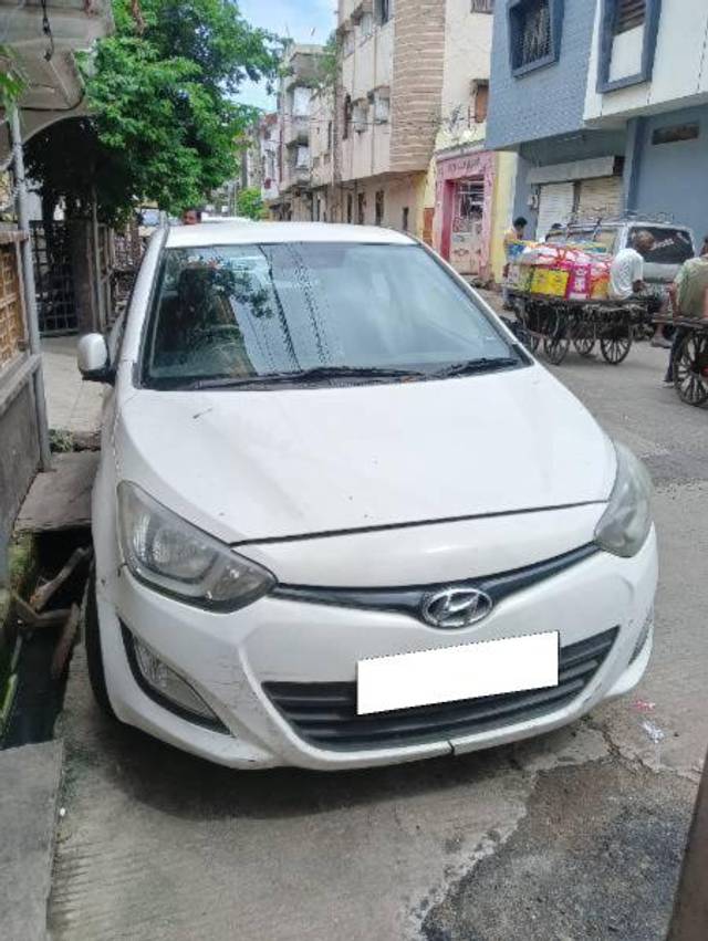 https://images10.gaadi.com/usedcar_image/4127411/original/processed_14f0355e-51d5-48b1-a4e8-73bb8c24e6d3.jpg?imwidth=6400