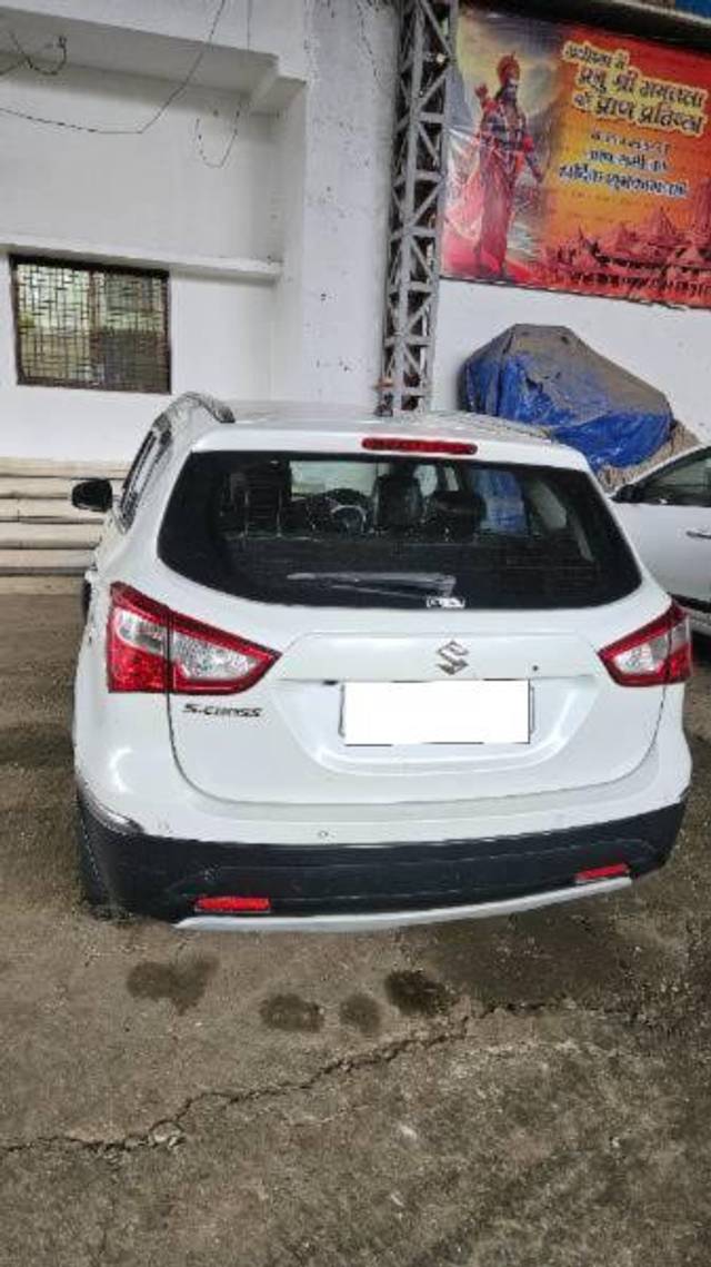 https://images10.gaadi.com/usedcar_image/4127638/original/processed_6d560c6a-5f7b-4ee3-88cb-29a22d8ce415.jpg?imwidth=6401