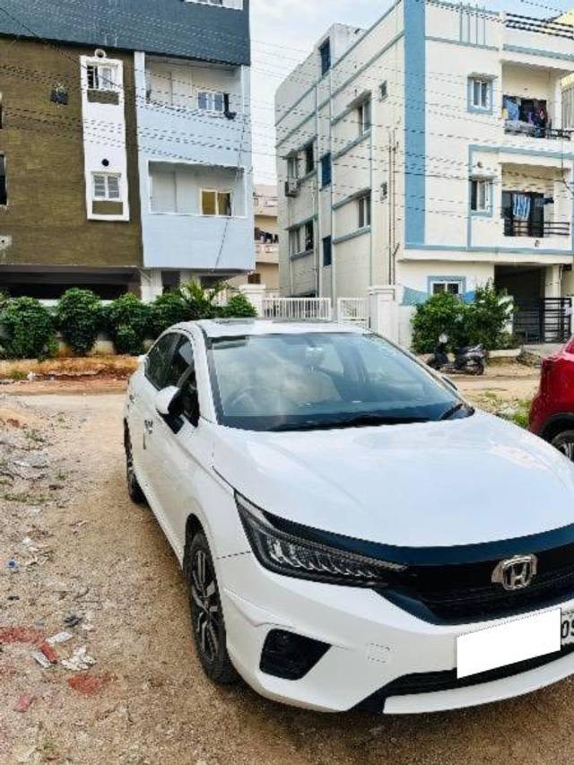 https://images10.gaadi.com/usedcar_image/4127649/original/processed_d69c1314-3f43-40ef-b198-ad0ca1f66677.jpeg?imwidth=6400