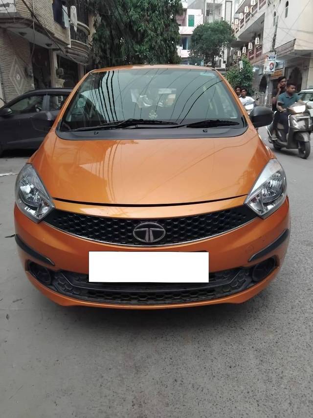 https://images10.gaadi.com/usedcar_image/4127837/original/processed_d101e59e987a2d8260b4cb0392a5e97a.jpg?imwidth=6401