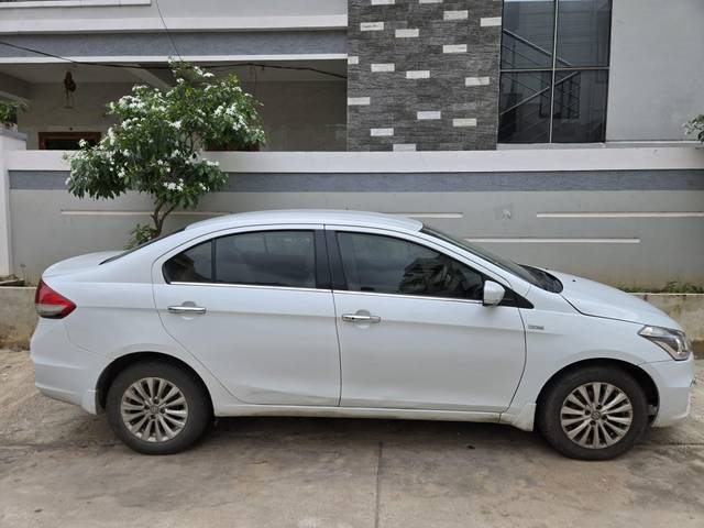 https://images10.gaadi.com/usedcar_image/4127867/original/processed_56ced776987c2e40c5c3d7444b2edf12.jpg?imwidth=6401