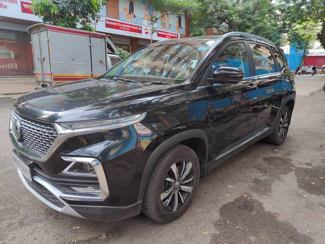 https://images10.gaadi.com/usedcar_image/4127989/original/processed_24972f5fffd59fa8c7febb51baa009af.jpg?imwidth=6402