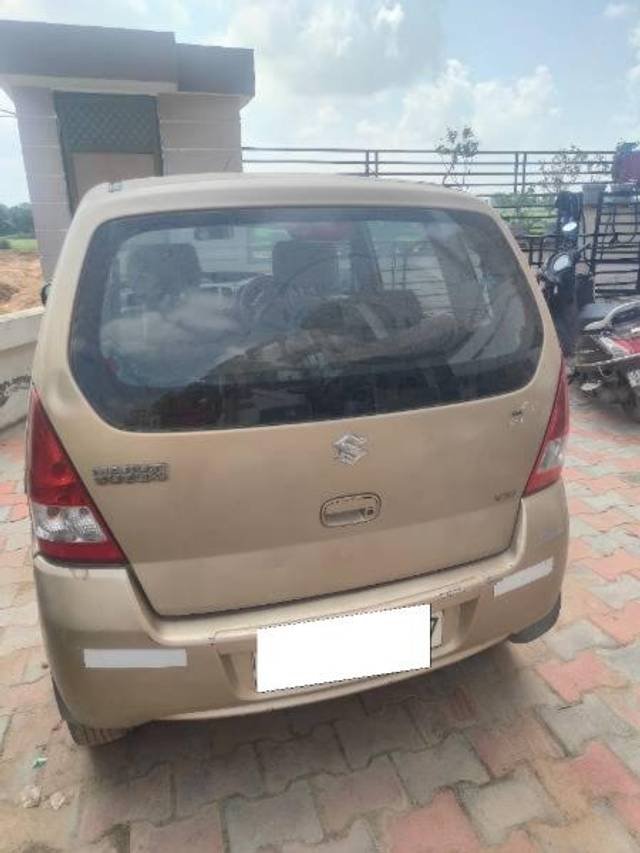 https://images10.gaadi.com/usedcar_image/4128034/original/processed_c6cbdd7c-a0e3-474a-9f27-896b096cbb50.jpg?imwidth=6401