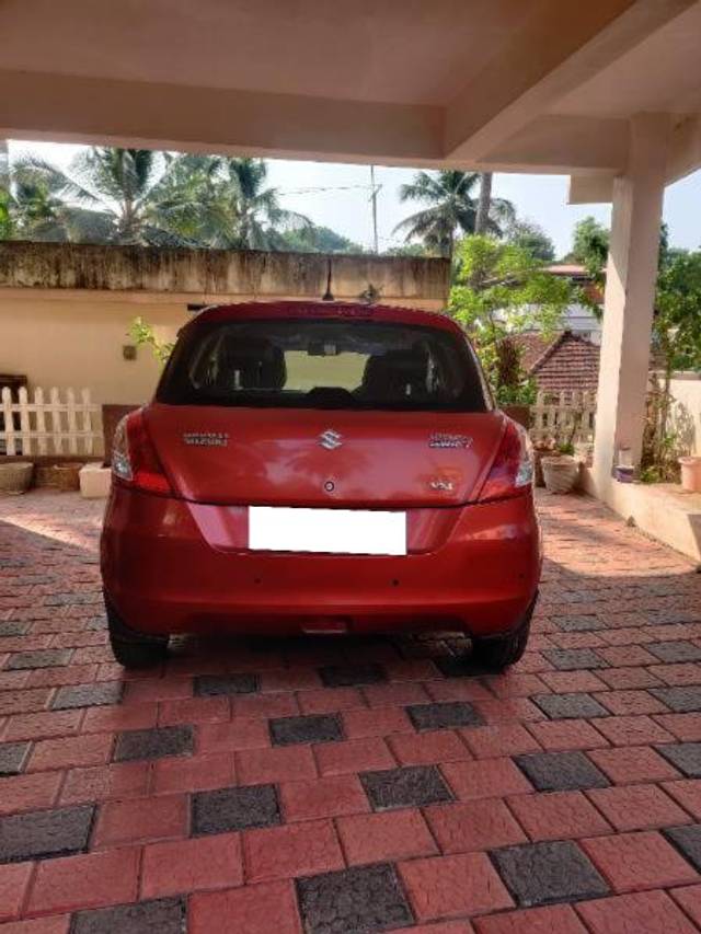 https://images10.gaadi.com/usedcar_image/4128058/original/processed_b0a1c72d-97c6-4591-9b08-bab074c20f2f.jpg?imwidth=6401