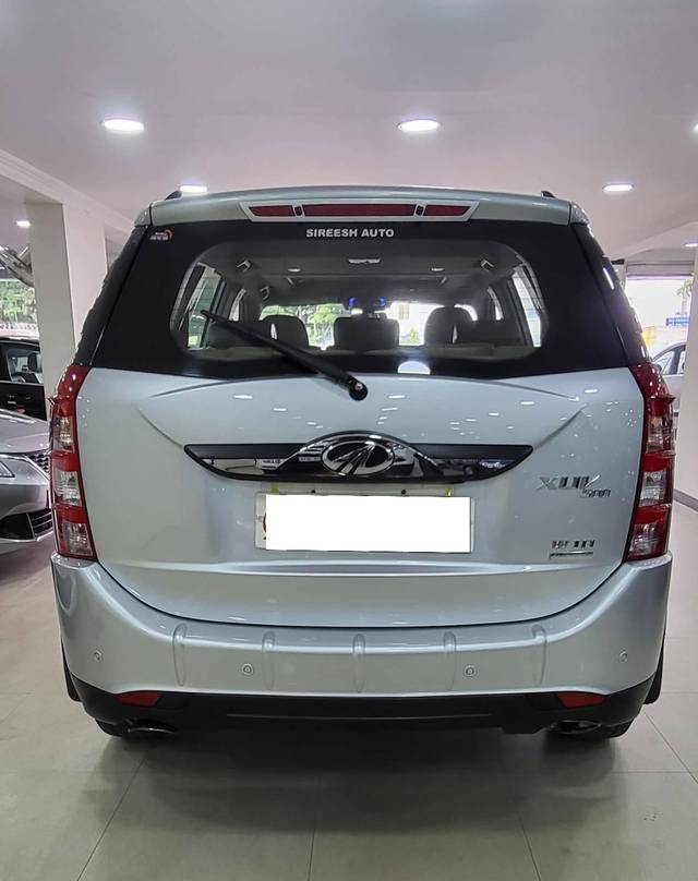 https://images10.gaadi.com/usedcar_image/4128199/original/processed_33c812c13e3ebe9e02383ba03ab075d7.jpg?imwidth=6402