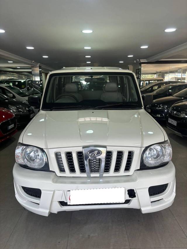 https://images10.gaadi.com/usedcar_image/4128368/original/processed_423b48e66307e418fc7da21beaf120ec.jpg?imwidth=6400