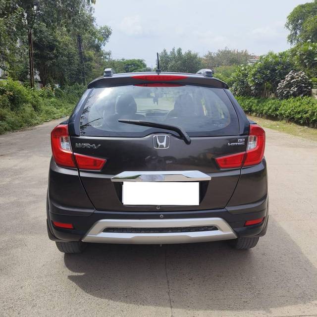 https://images10.gaadi.com/usedcar_image/4128401/original/processed_2c67673990fd3b925fb8c9d9bfea1971.jpg?imwidth=6402