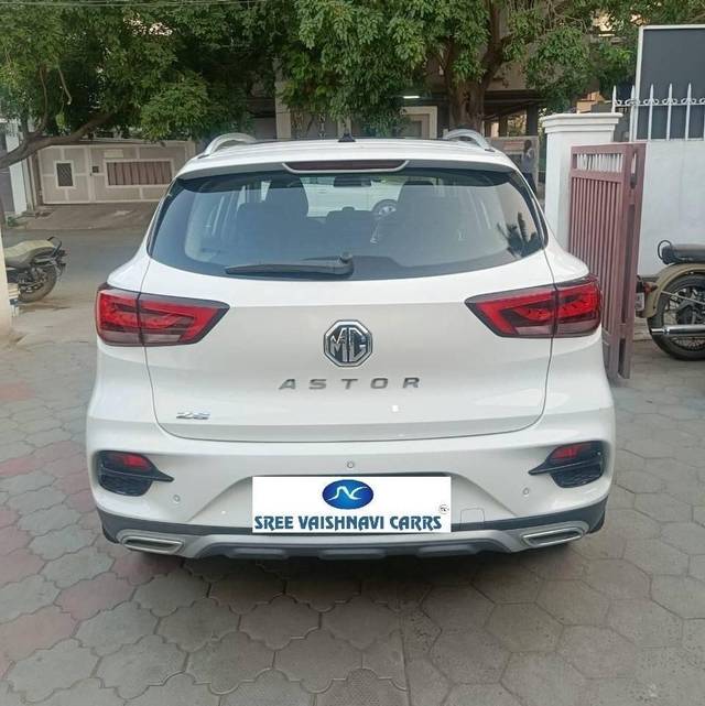 https://images10.gaadi.com/usedcar_image/4128478/original/processed_11793be05fb3faa1c6ffb989054ae638.jpeg?imwidth=6401