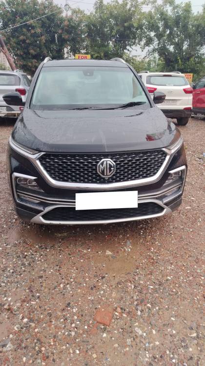 MG Hector Plus Sharp DCT