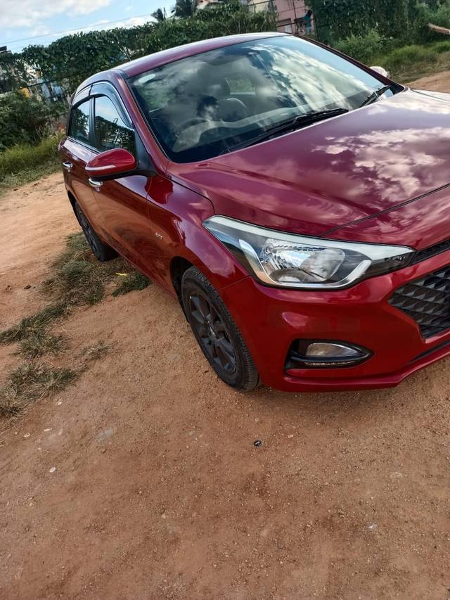 https://images10.gaadi.com/usedcar_image/4128556/original/6a0b87bd98cd0163f8abf9bad37bd052.jpg?imwidth=6400