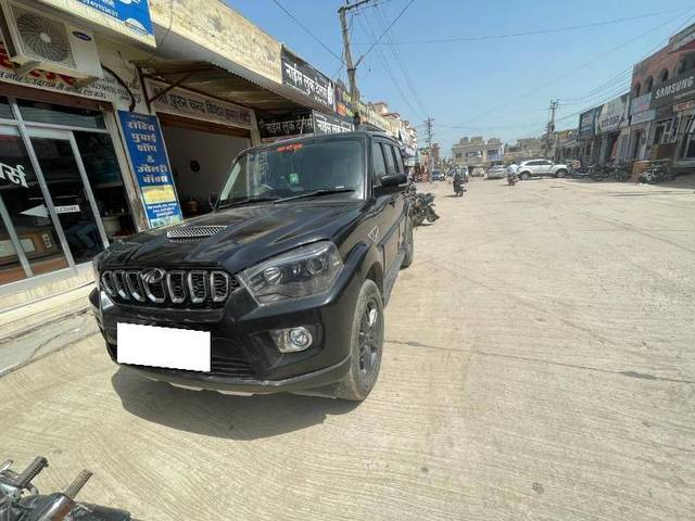 https://images10.gaadi.com/usedcar_image/4128581/original/75a3981b53ef6adac4e648e69e2c032d.jpg?imwidth=6400