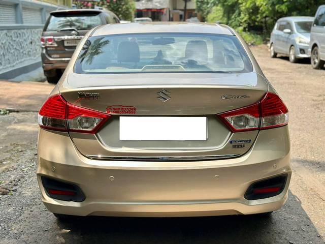 https://images10.gaadi.com/usedcar_image/4128591/original/processed_b570d403329be2cfe4519ff31a1efe62.jpg?imwidth=6402