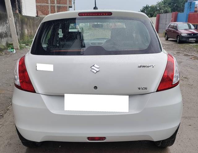 https://images10.gaadi.com/usedcar_image/4128709/original/processed_4e54c3dd6165927beba96bd090cb4417.jpg?imwidth=6402